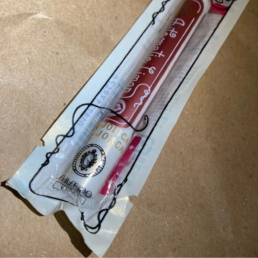 Majolica majorca eyeliner